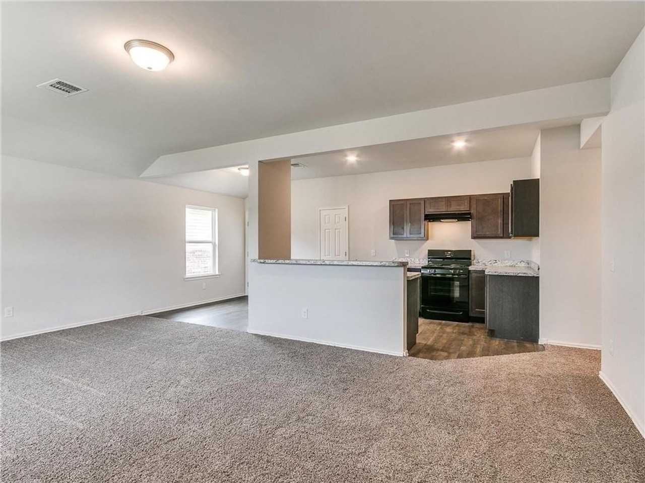 206 Tuscany Cir - Photo 3 of 28