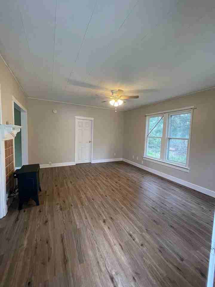 112 W Park Ave - Photo 3 of 18