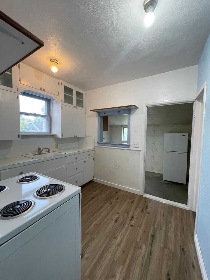 112 W Park Ave - Photo 6 of 18