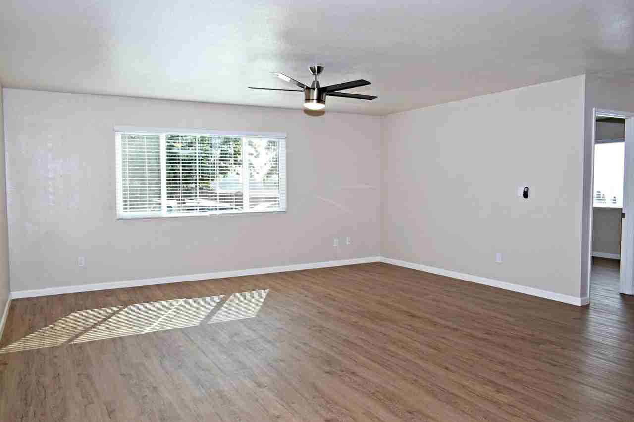 2216 W Dunlop St - Photo 5 of 14