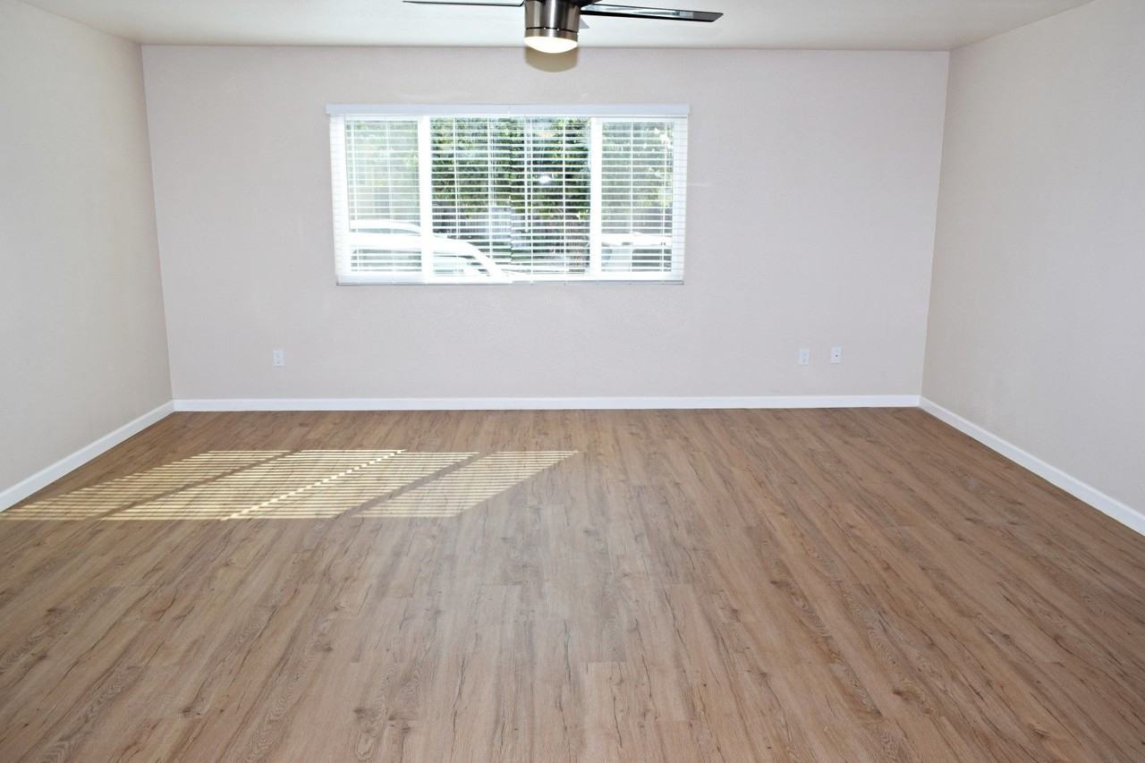 2216 W Dunlop St - Photo 6 of 14
