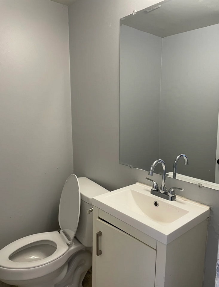 1114 Marble St #B - Photo 7 of 50