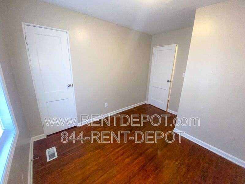 1540 Se Riverside Dr - Photo 3 of 8