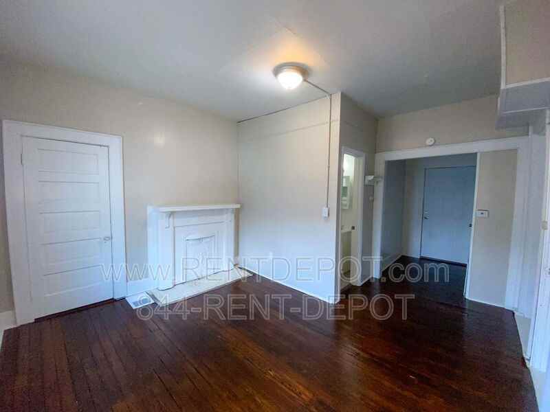 1231 Culver Dr #C - Photo 2 of 11