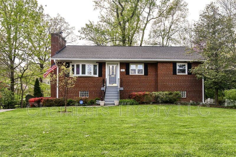 1021 Kennedy St - Photo 2 of 50