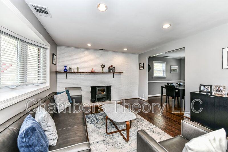 1021 Kennedy St - Photo 3 of 50