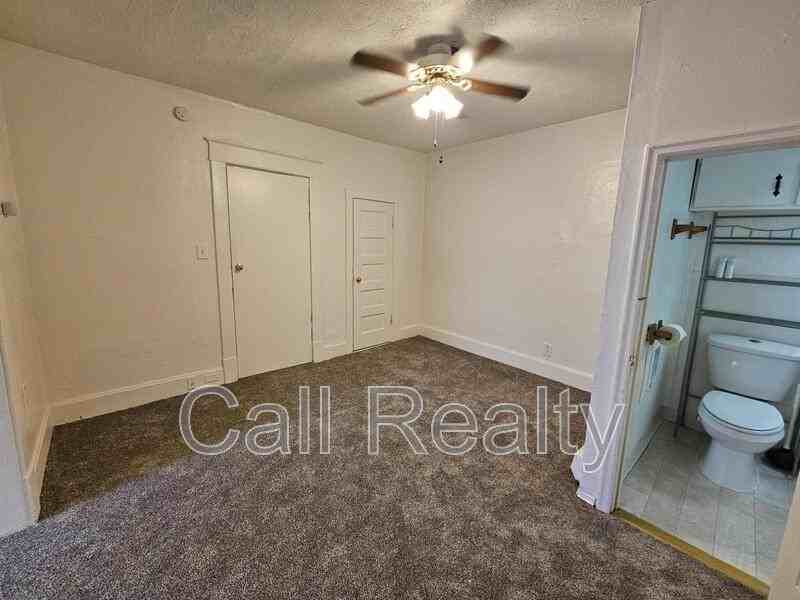 1423 W Maxwell Ave #2 - Photo 4 of 7