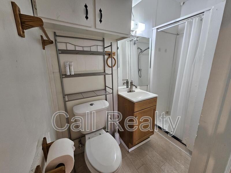 1423 W Maxwell Ave #2 - Photo 6 of 7