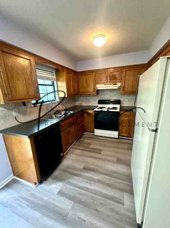 107 W 132nd St - Photo 3 of 11