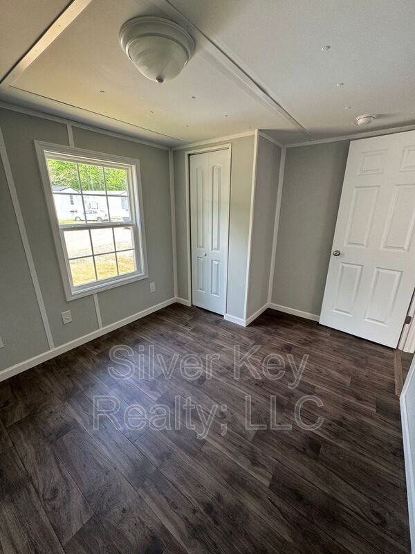 1004 S Jackson St #A8 - Photo 6 of 10