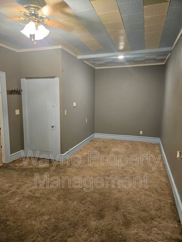 546 2nd St #6 - Photo 3 of 9