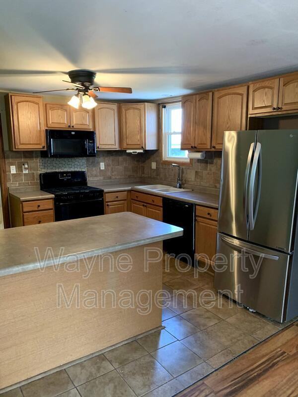 515 Nickellane Ave - Photo 5 of 32