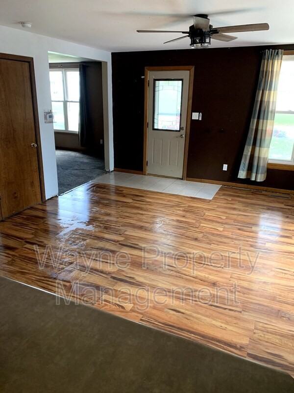 515 Nickellane Ave - Photo 7 of 32