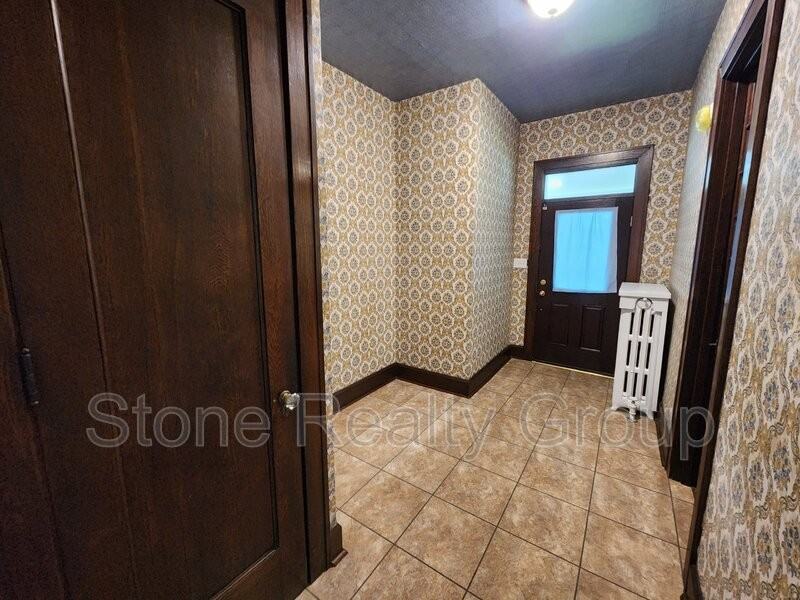 2226 N 10th St #1 - Photo 3 of 10