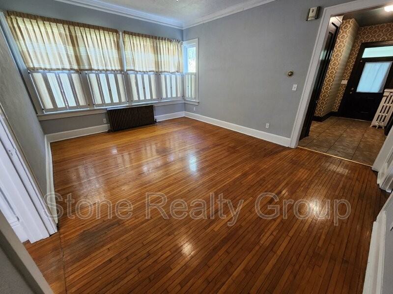 2226 N 10th St #1 - Photo 4 of 10