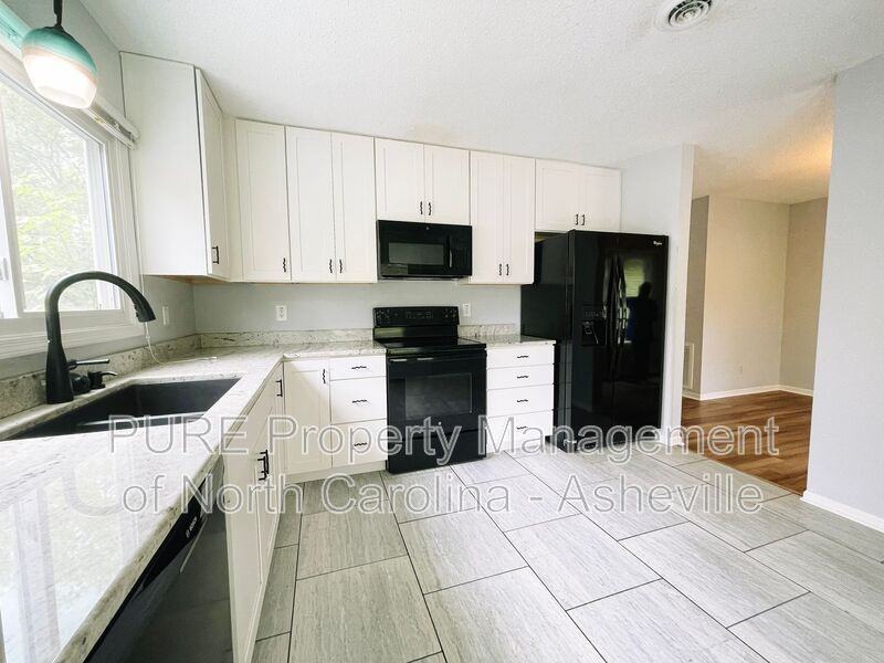 38 Morning Glory Dr #C - Photo 4 of 16