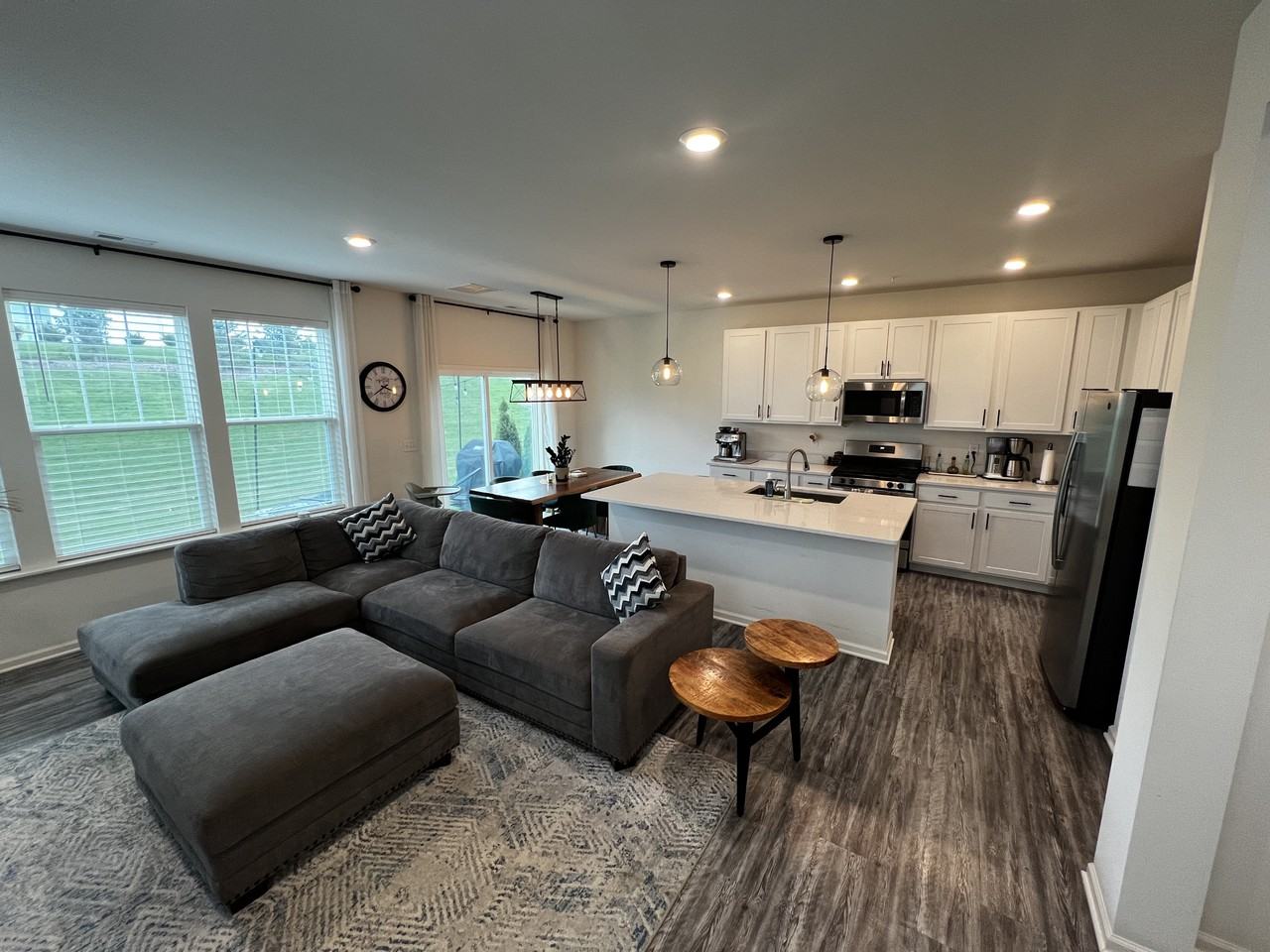 1060 Moraine Dr #TH - Photo 2 of 6
