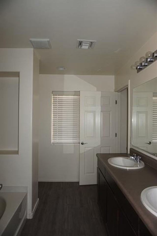 4137 E Shadow Branch Dr - Photo 3 of 50