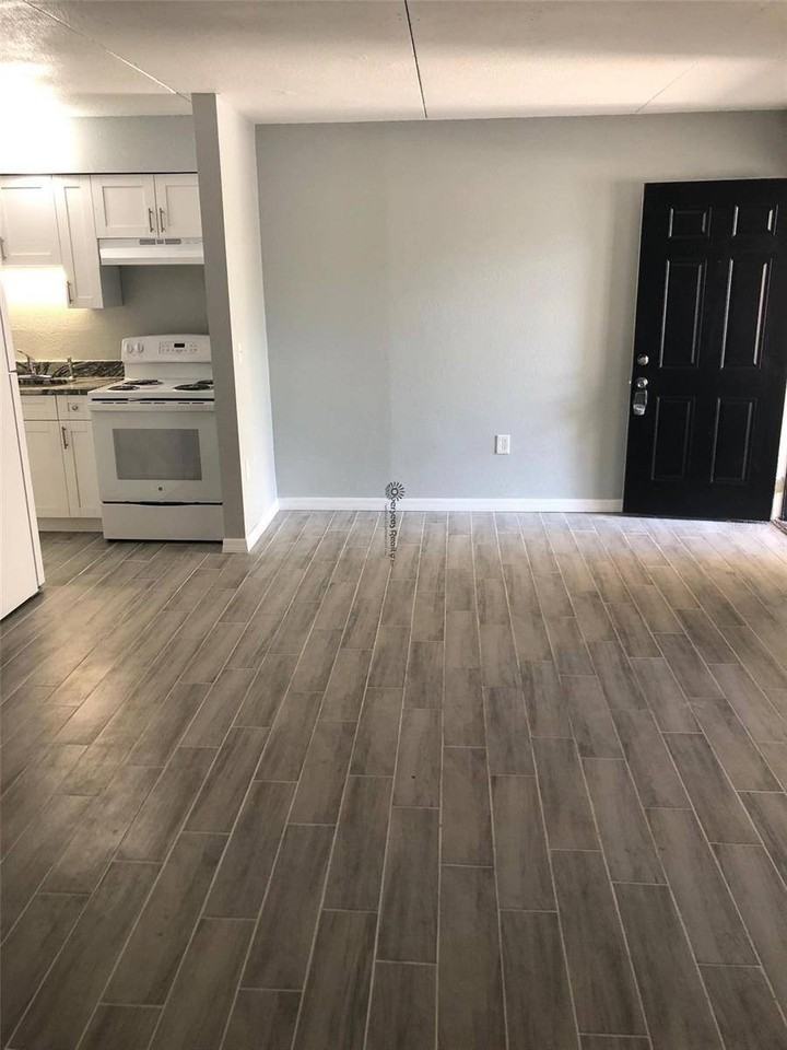 13106 Leisurewood Pl #204 - Photo 7 of 10