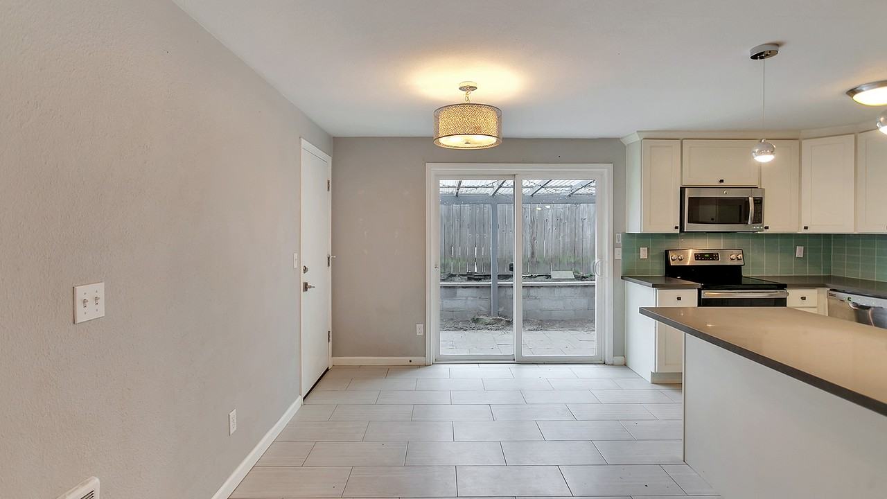 9005 N Peninsular Ave #1 - Photo 3 of 33