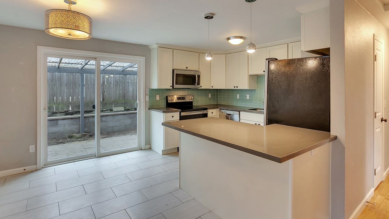 9005 N Peninsular Ave #1 - Photo 5 of 33