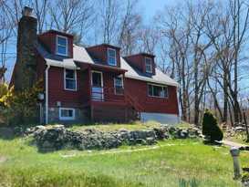 217 Niantic Riv Rd  