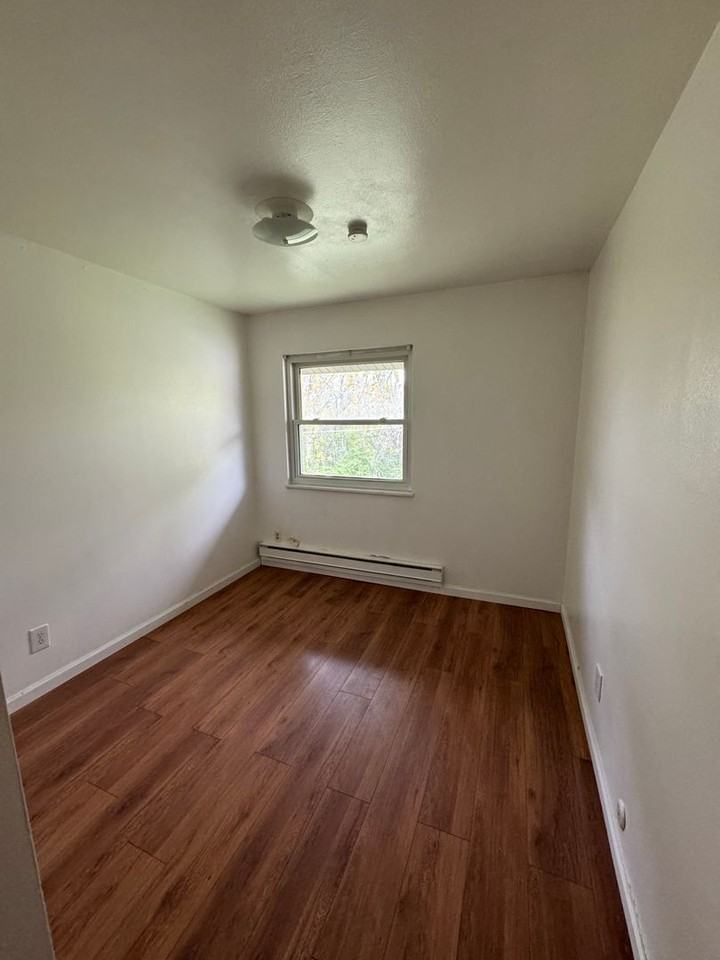 7565 Hazelcrest Dr - Photo 2 of 5