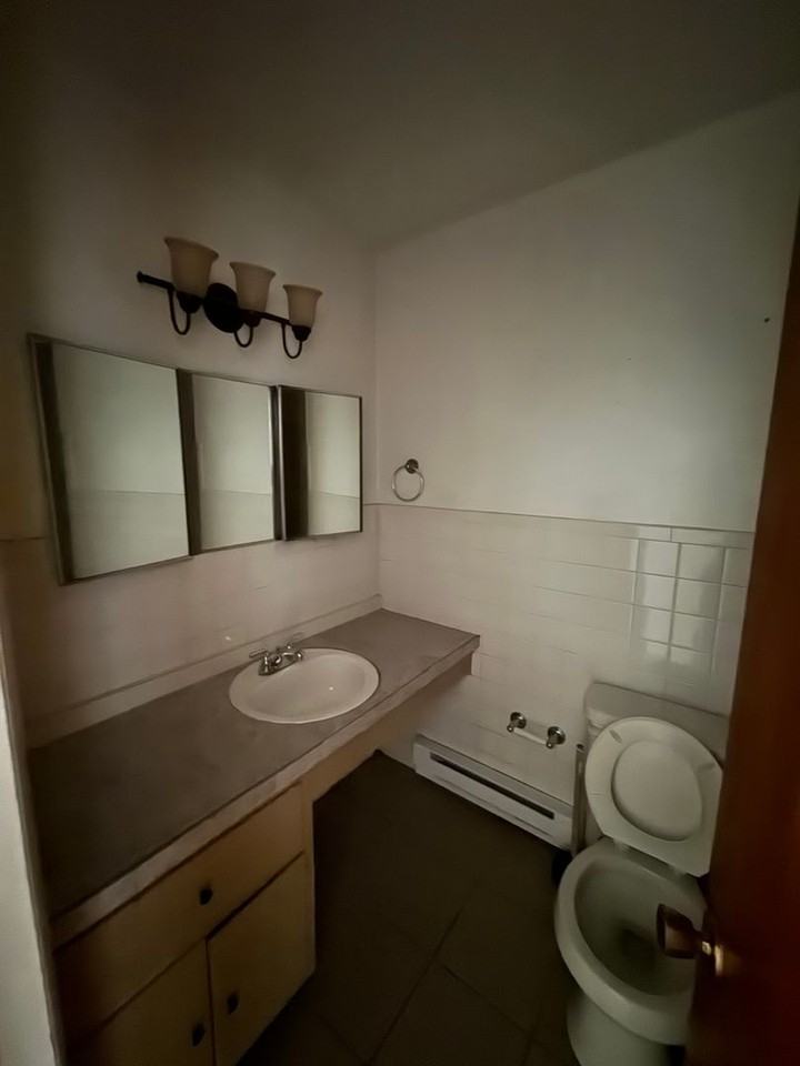 7565 Hazelcrest Dr - Photo 3 of 5