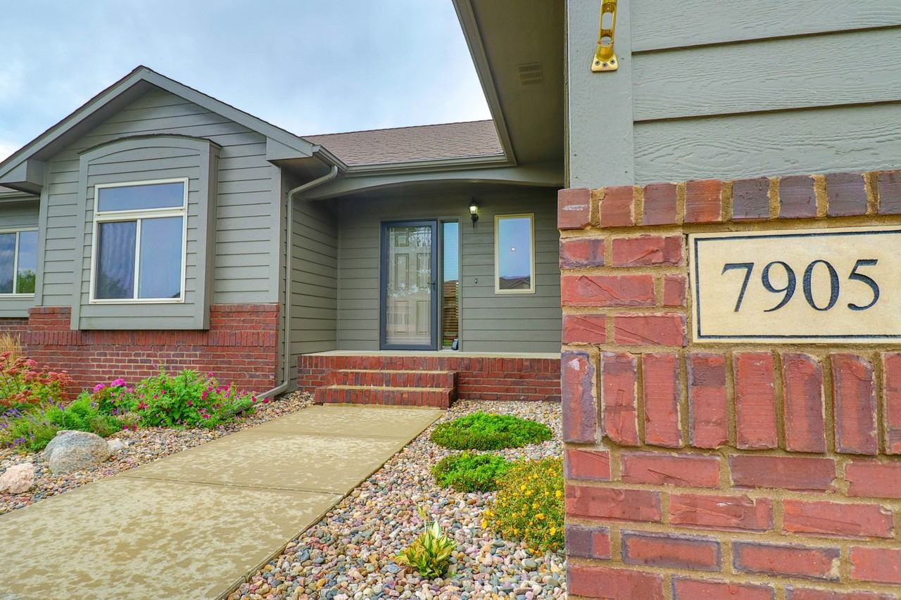 7905 S Grass Creek Dr - Photo 2 of 31