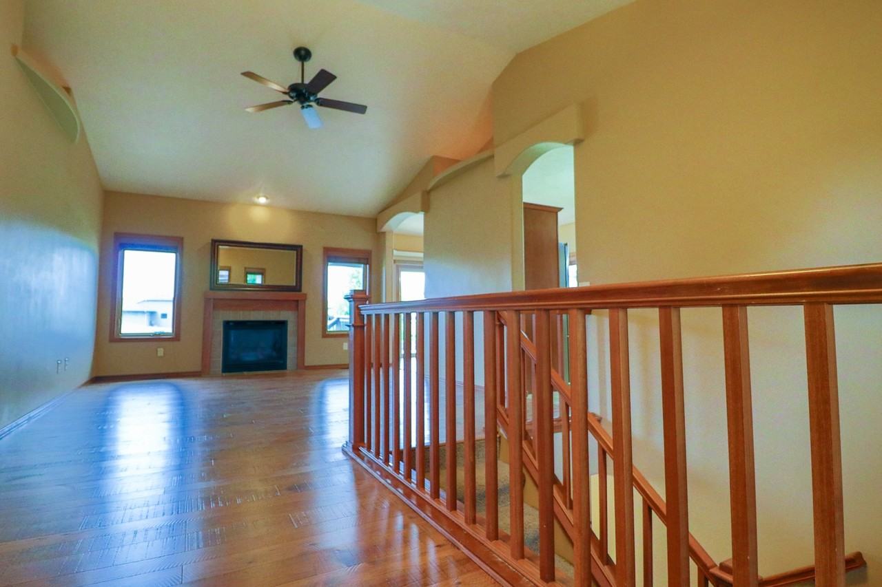 7905 S Grass Creek Dr - Photo 3 of 31