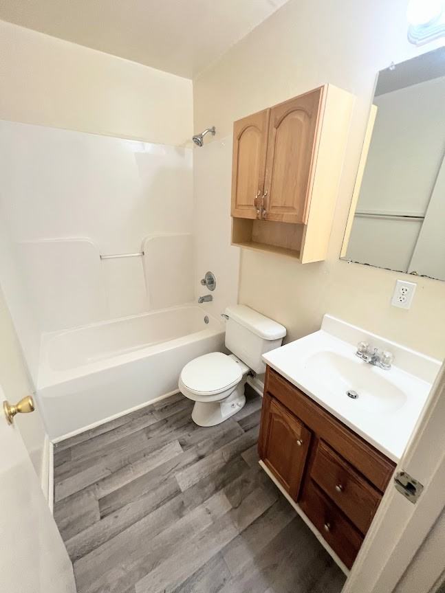 2408 Lee Street - Photo 4 of 9