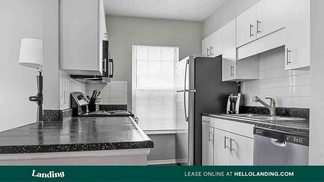 115 W Monument Ave - Photo 3 of 50