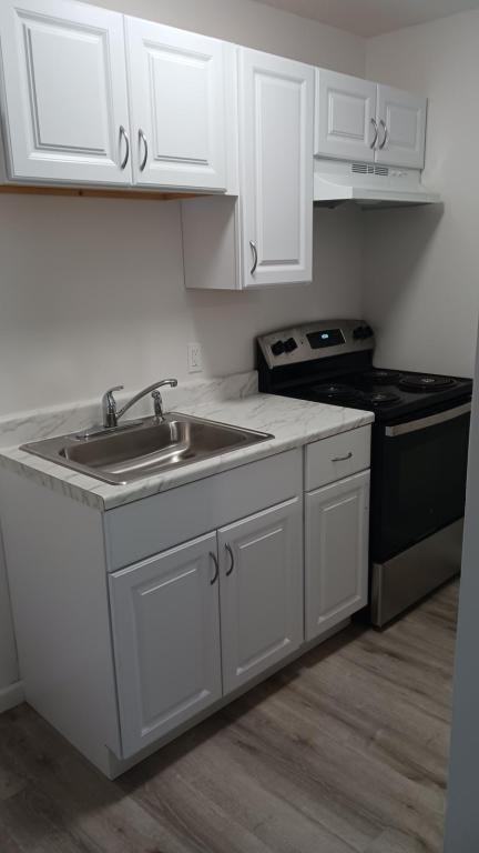 65 Maple St - Photo 3 of 18