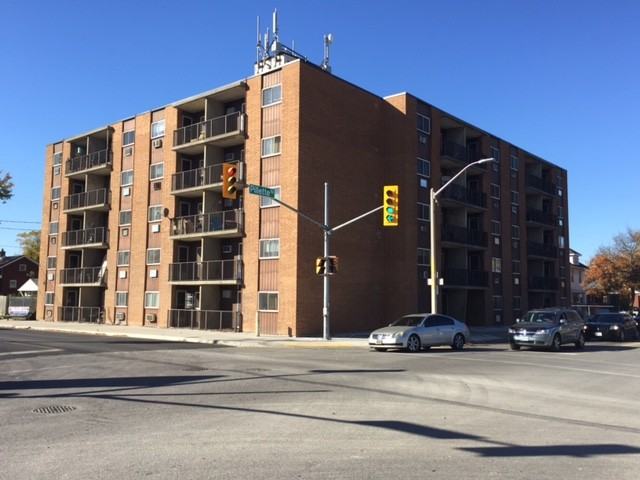 Pillette Court Apartment - Photo 2 of 11