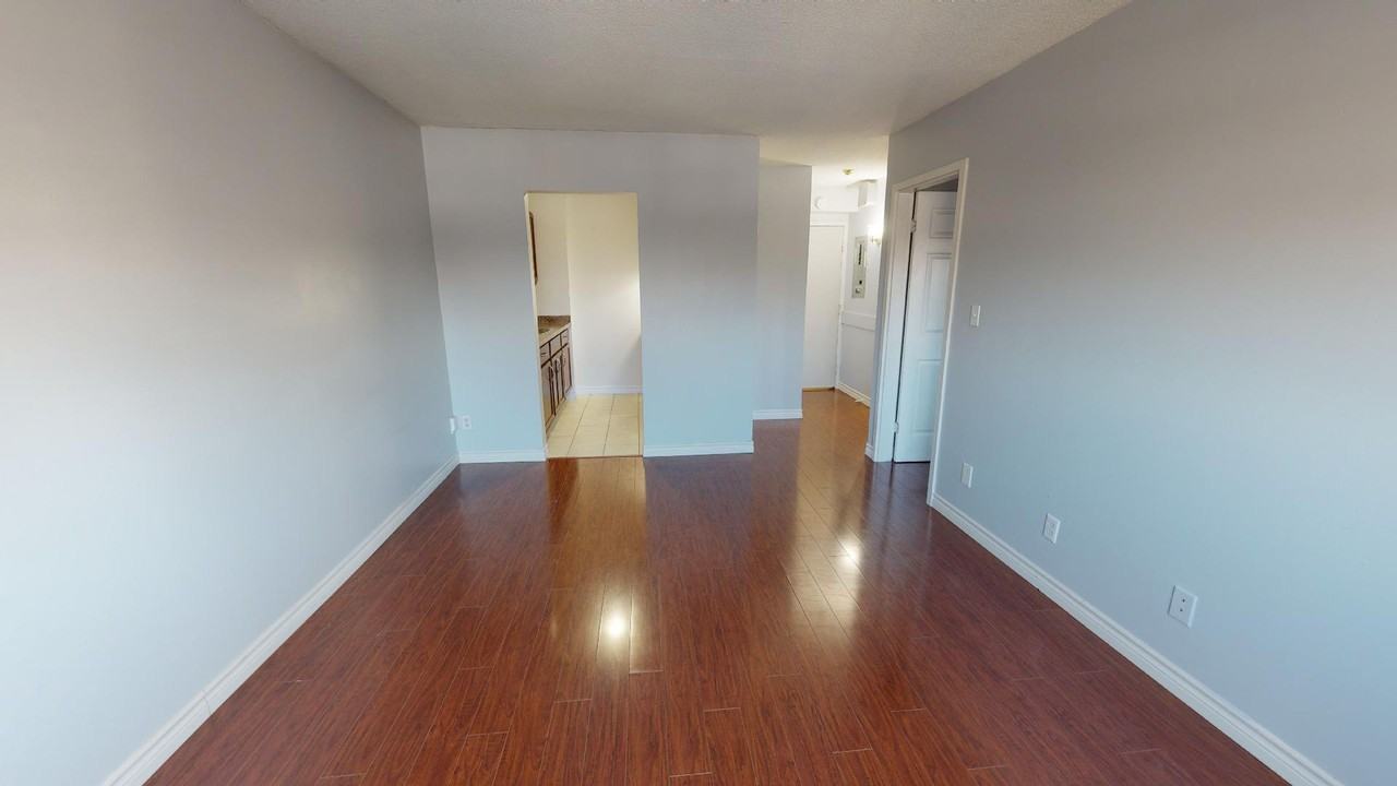 Pillette Court Apartment - Photo 3 of 11