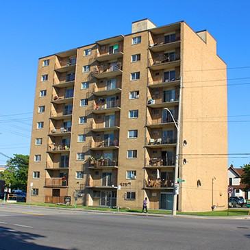 University Avenue Apartments - Photo 2 of 9