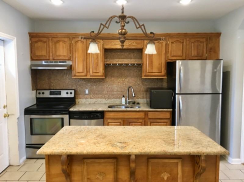 523 Florida Avenue Northeast - Photo 4 of 23