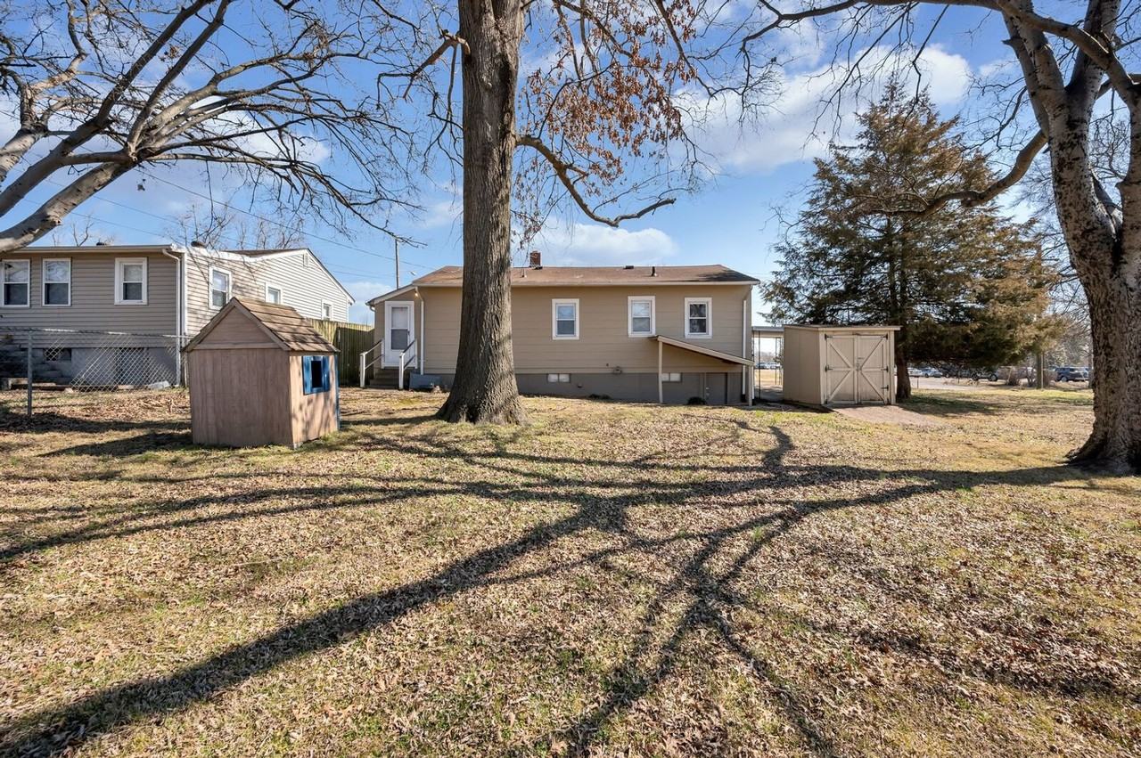 1906 Overton St - Photo 2 of 16