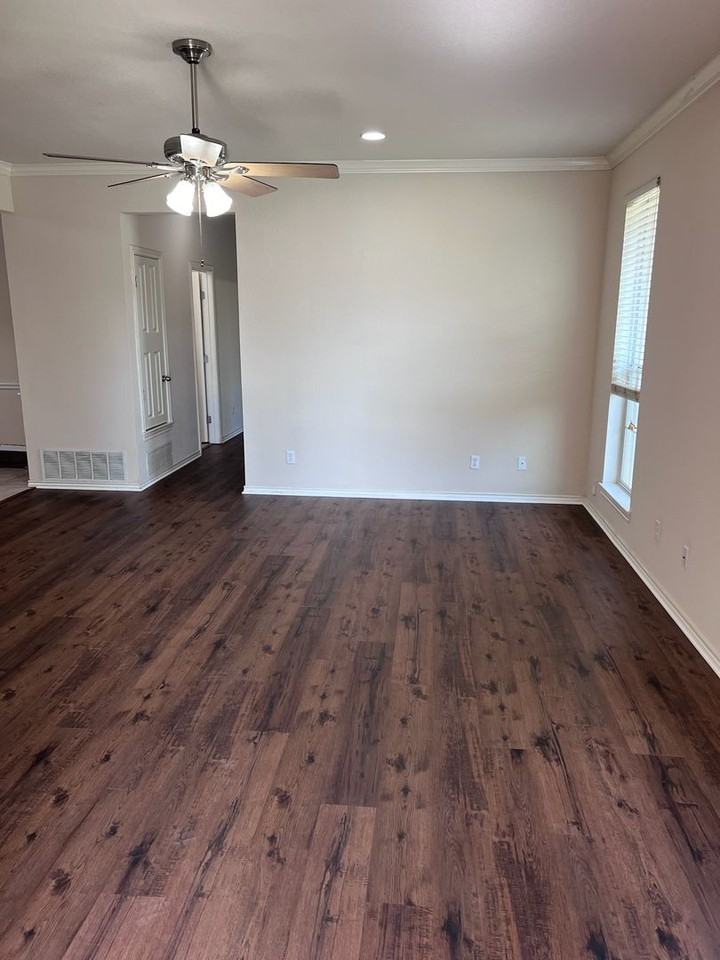 1509 Glenhaven - Photo 2 of 17