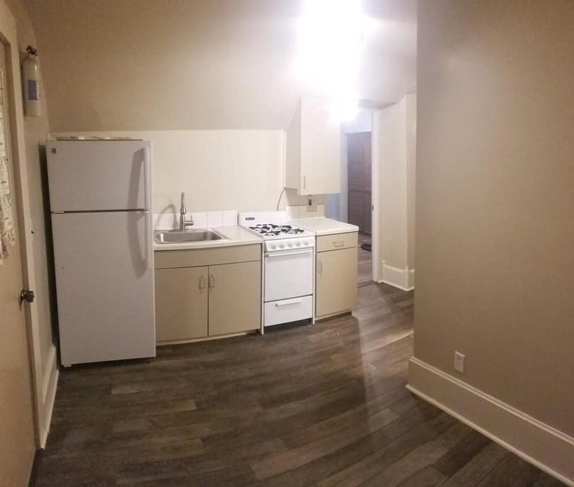 822 Johnson St - Photo 4 of 8