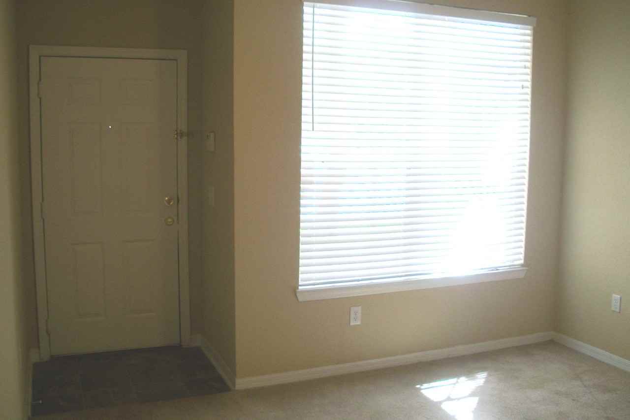 823 Crescent Place at Lake Lotus - Photo 3 of 21