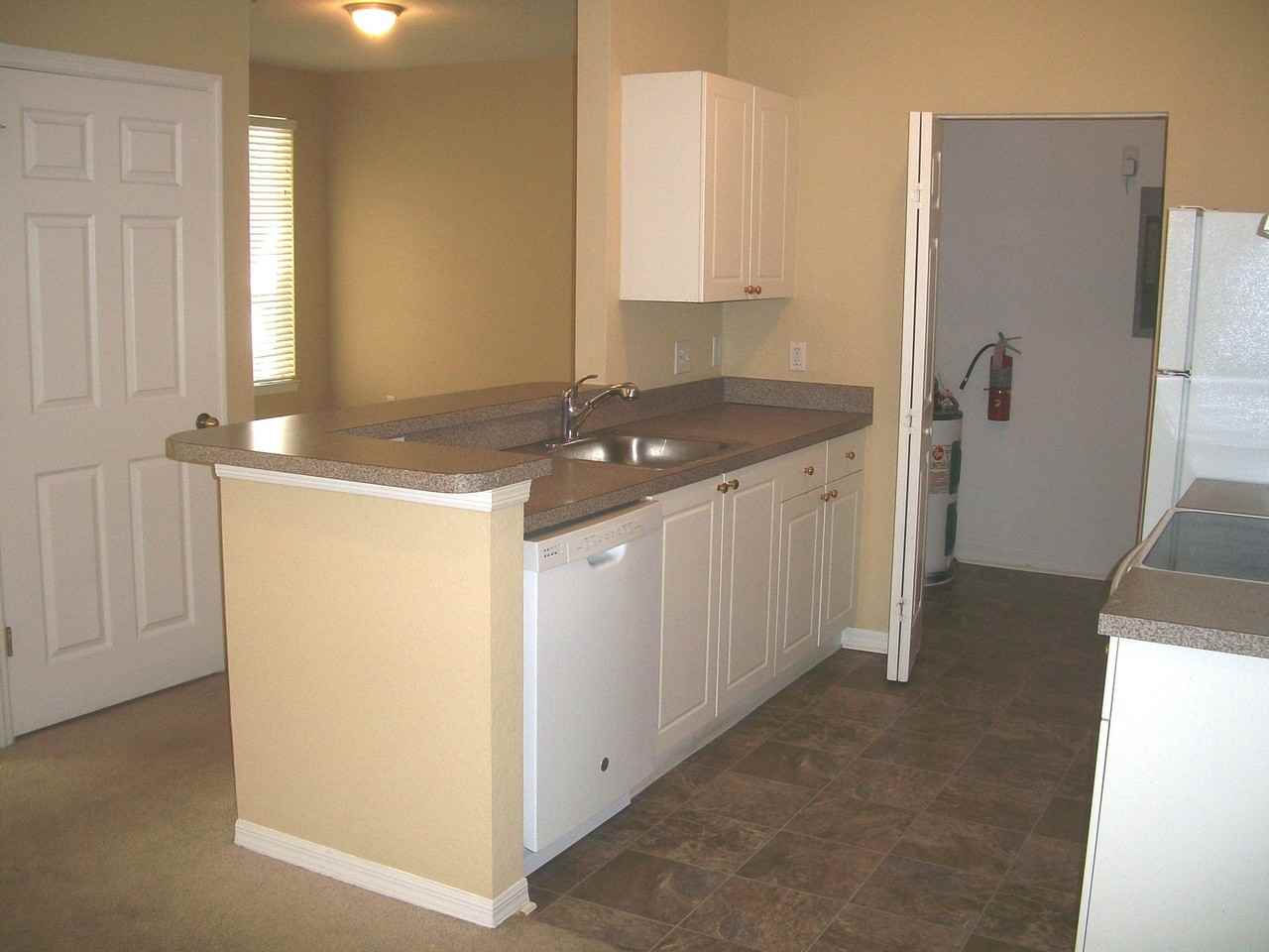 823 Crescent Place at Lake Lotus - Photo 7 of 21