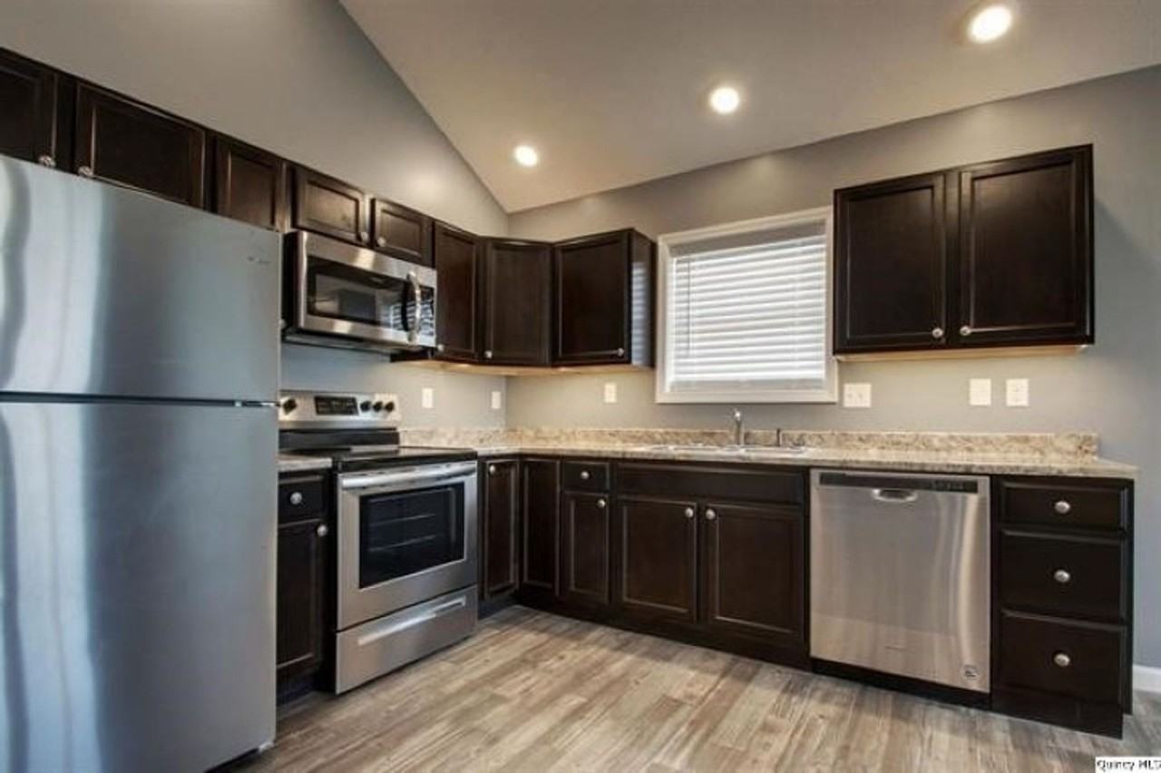 1216 Spruce St - Photo 2 of 10