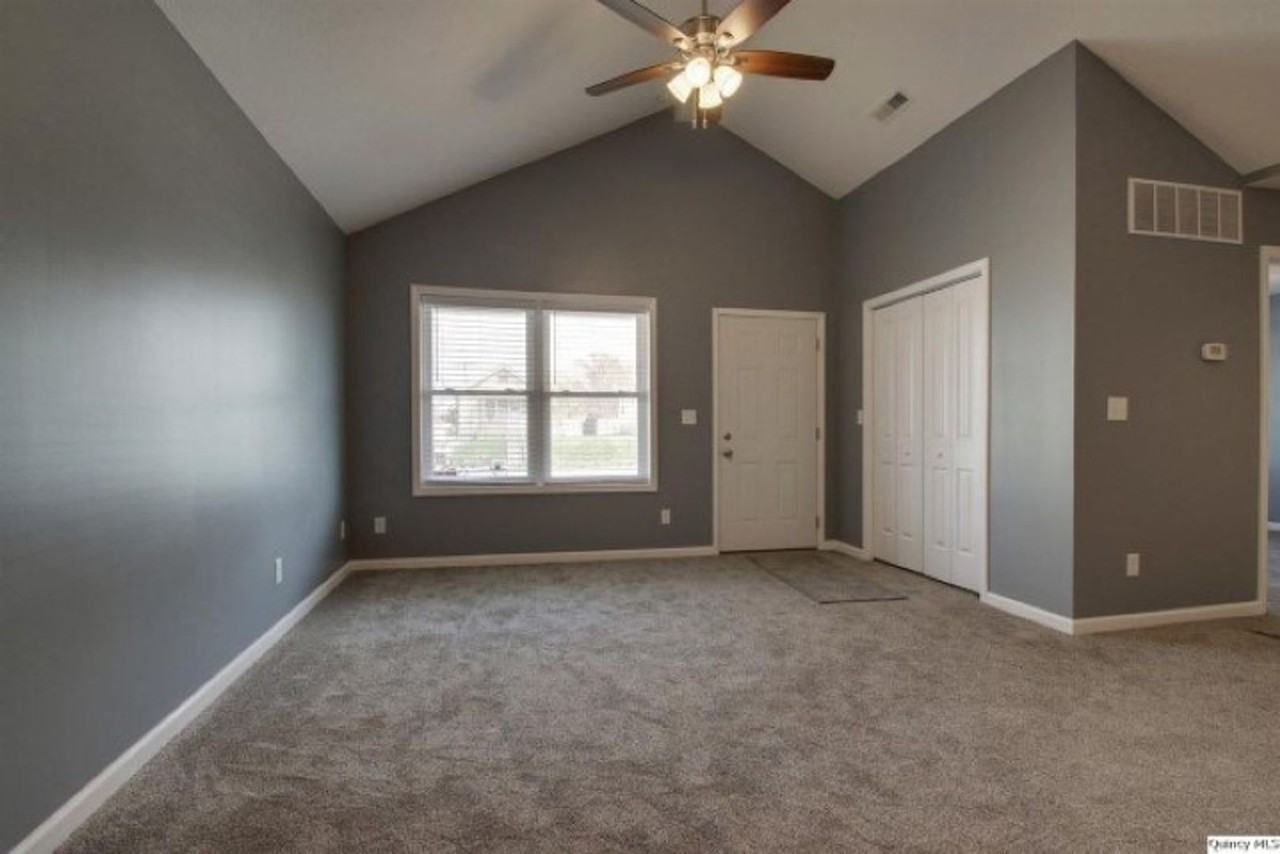 1216 Spruce St - Photo 3 of 10