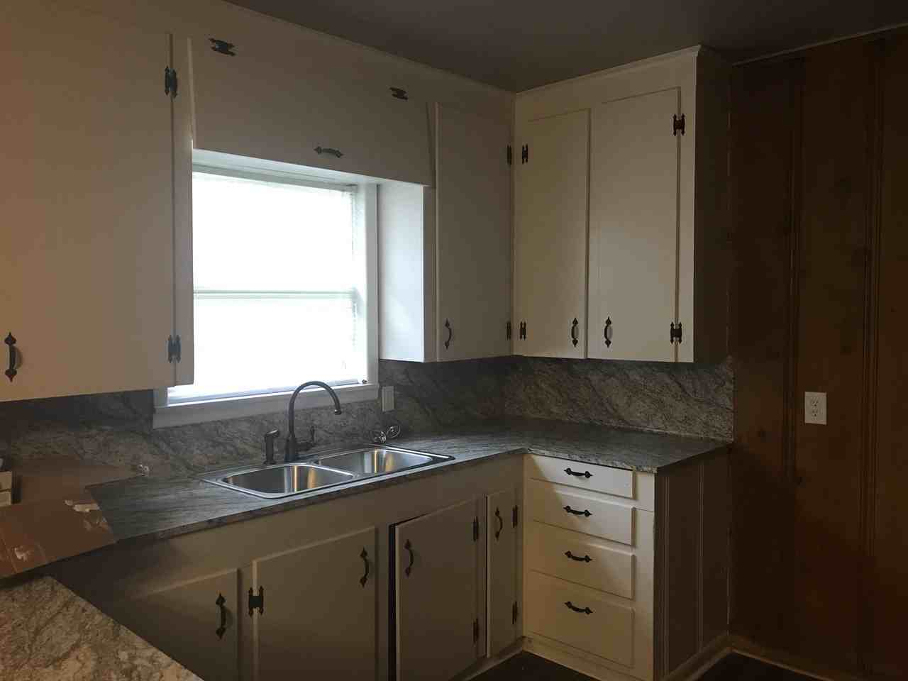 103 Mumford Dr - Photo 2 of 11