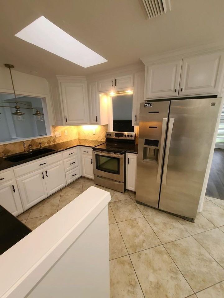 2021 Oak Forest Country Club Dr - Photo 2 of 23