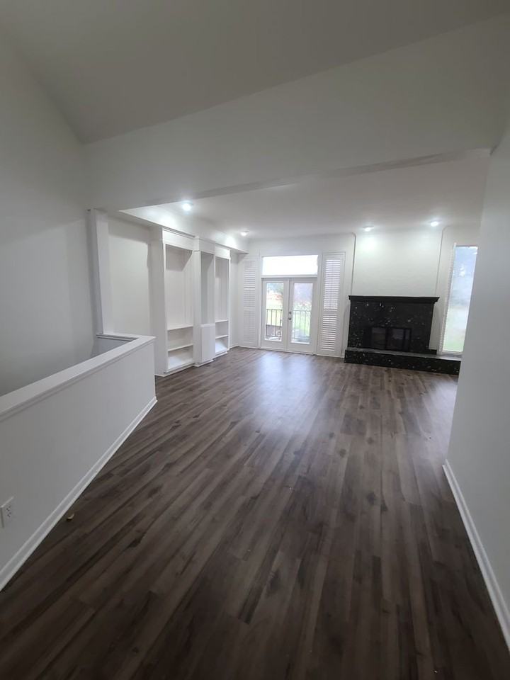 2021 Oak Forest Country Club Dr - Photo 3 of 23