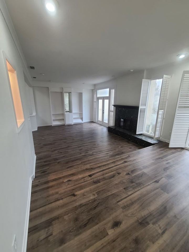 2021 Oak Forest Country Club Dr - Photo 4 of 23