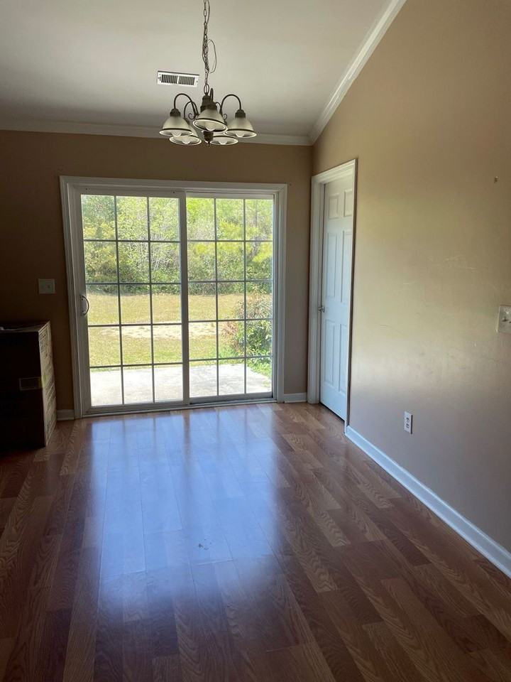 672 West Perry Road - Photo 4 of 10