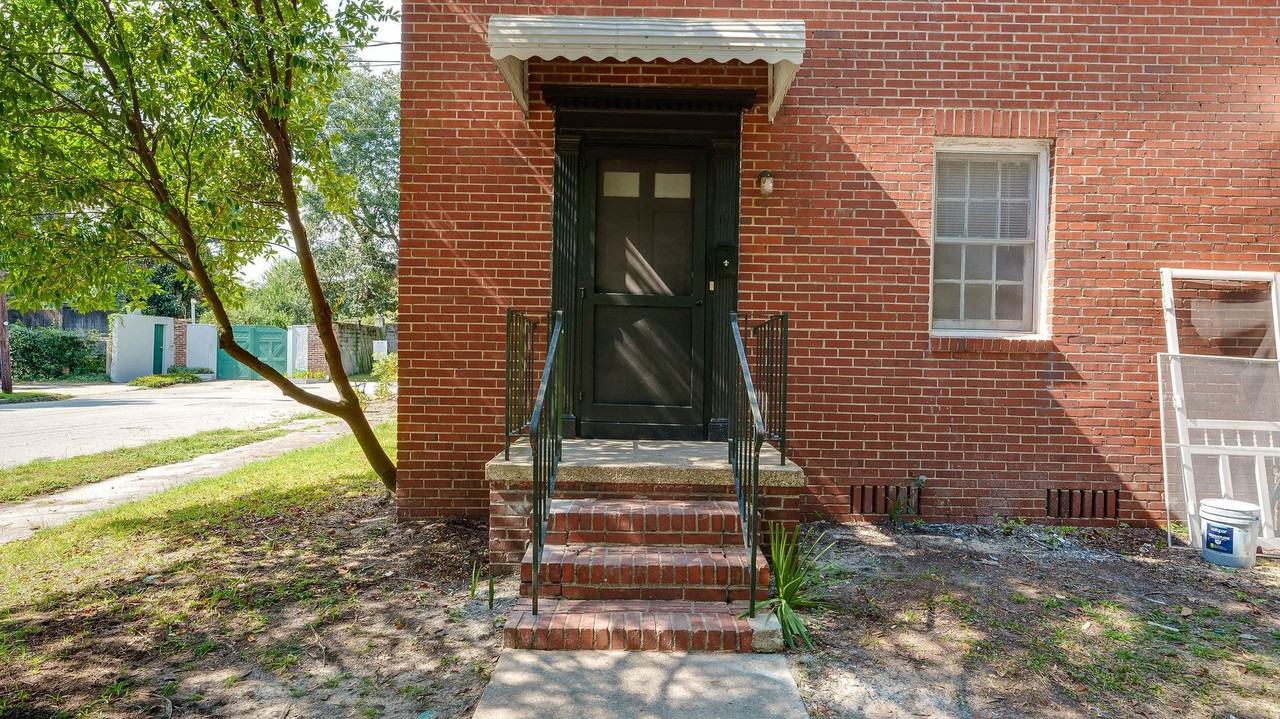 1 Riverside Dr #A - Photo 3 of 24